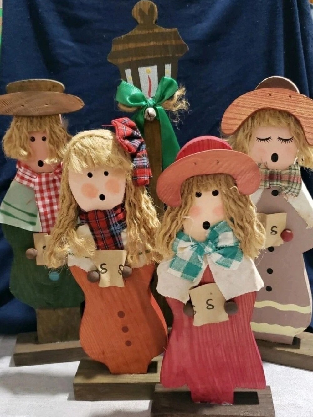 Vtg 5pc Wooden Victorian Christmas Carolers With Box
